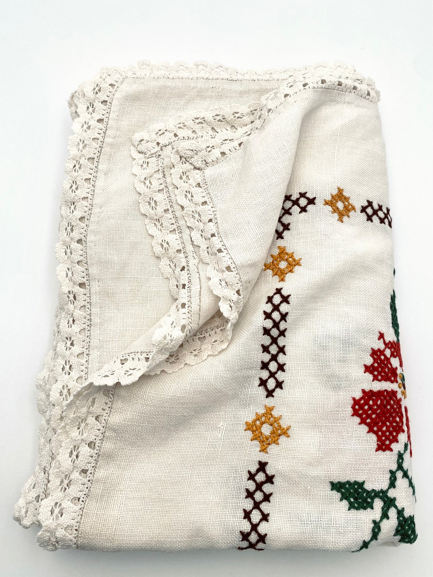 La nappe brodée à la main