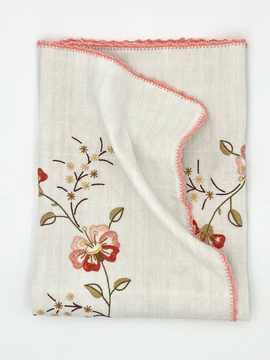 La petite nappe brodée en lin