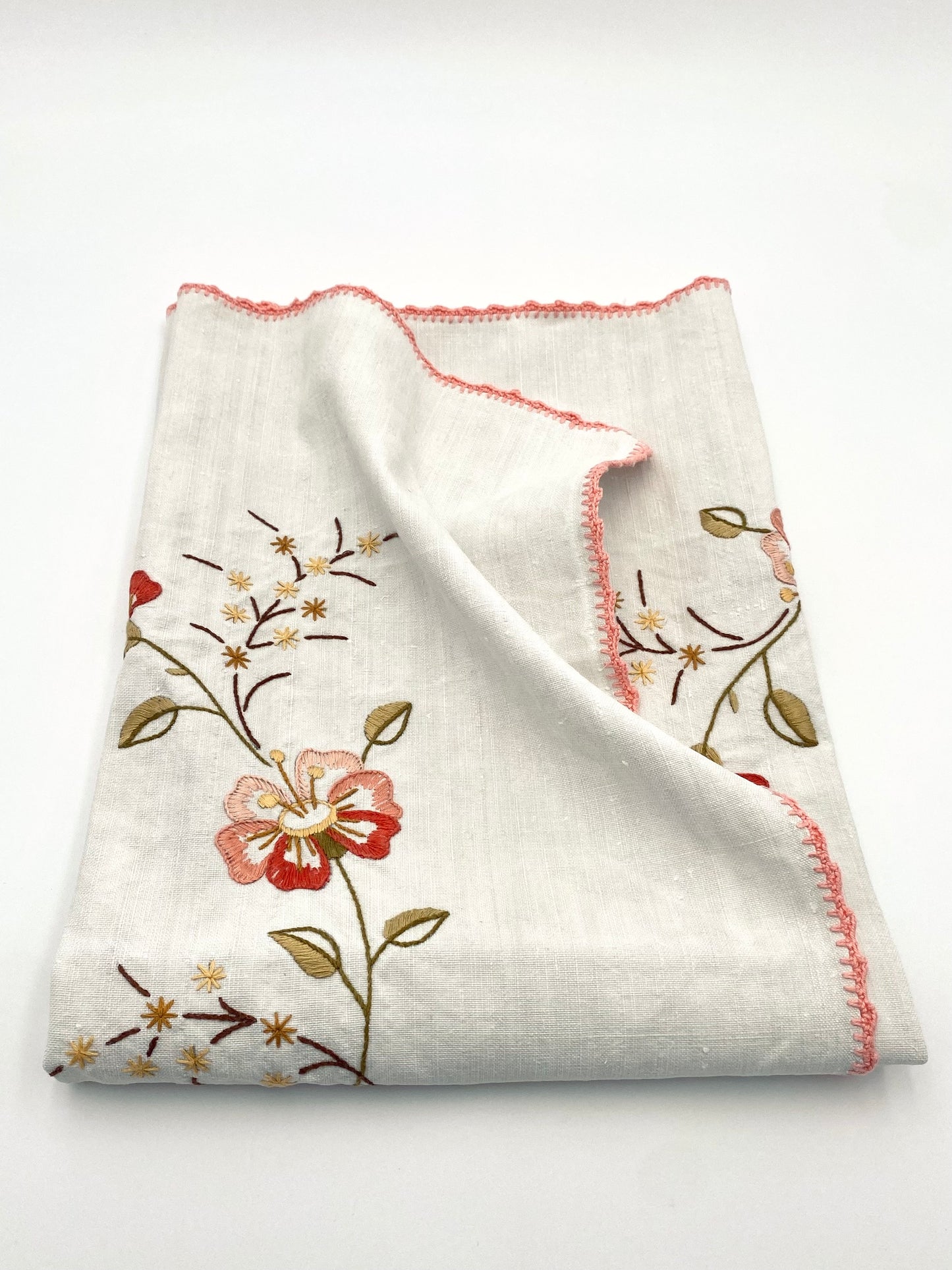La petite nappe brodée en lin