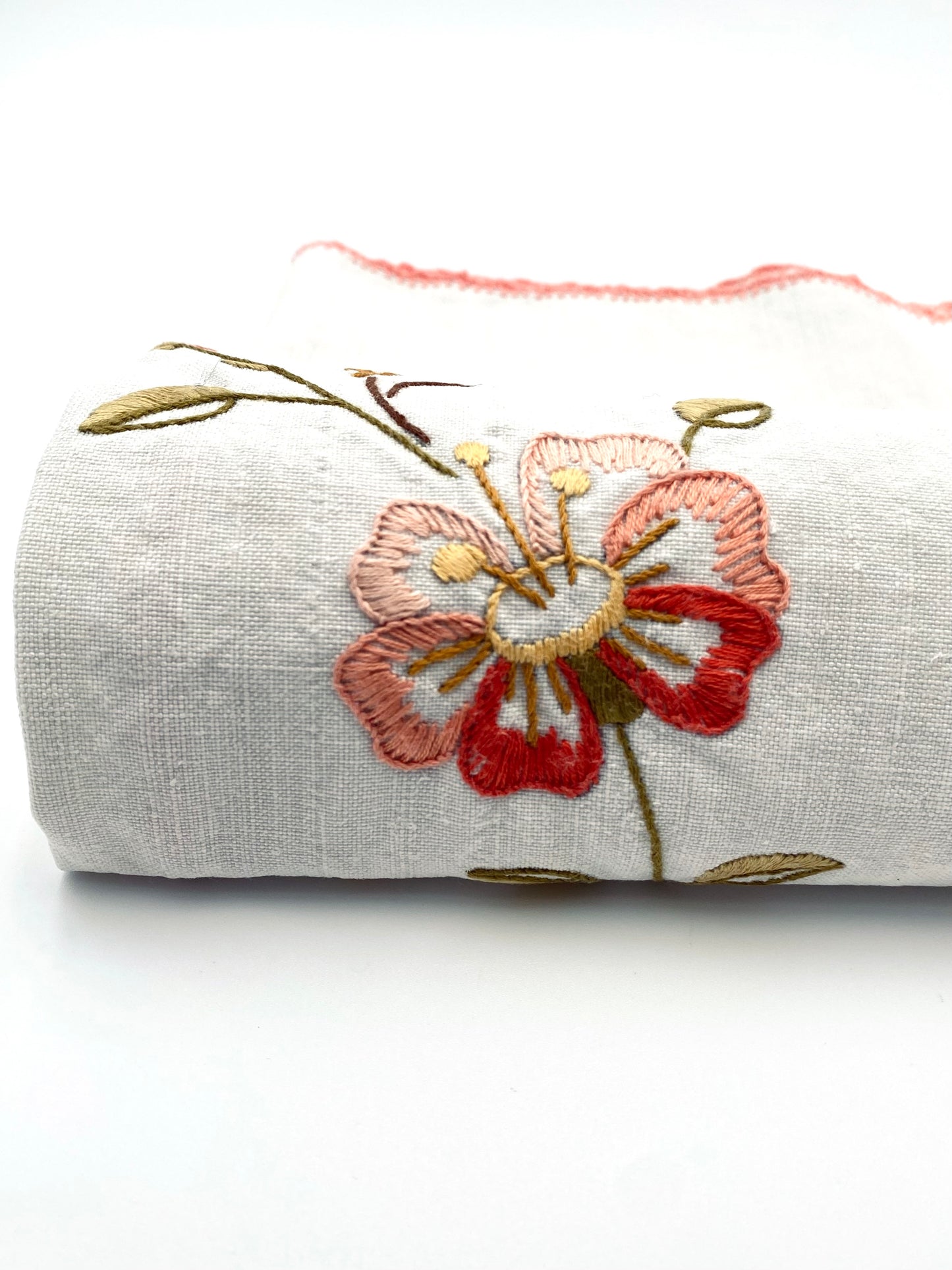 La petite nappe brodée en lin