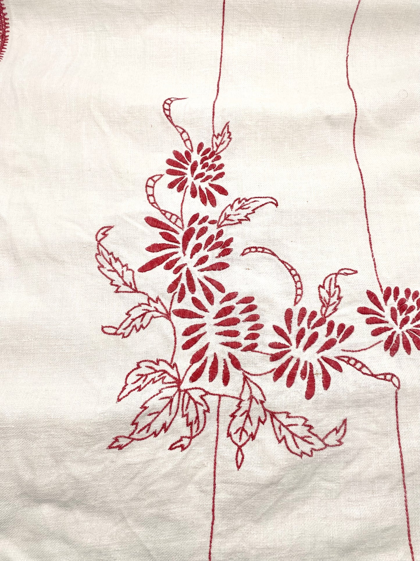 La vieille nappe brodée