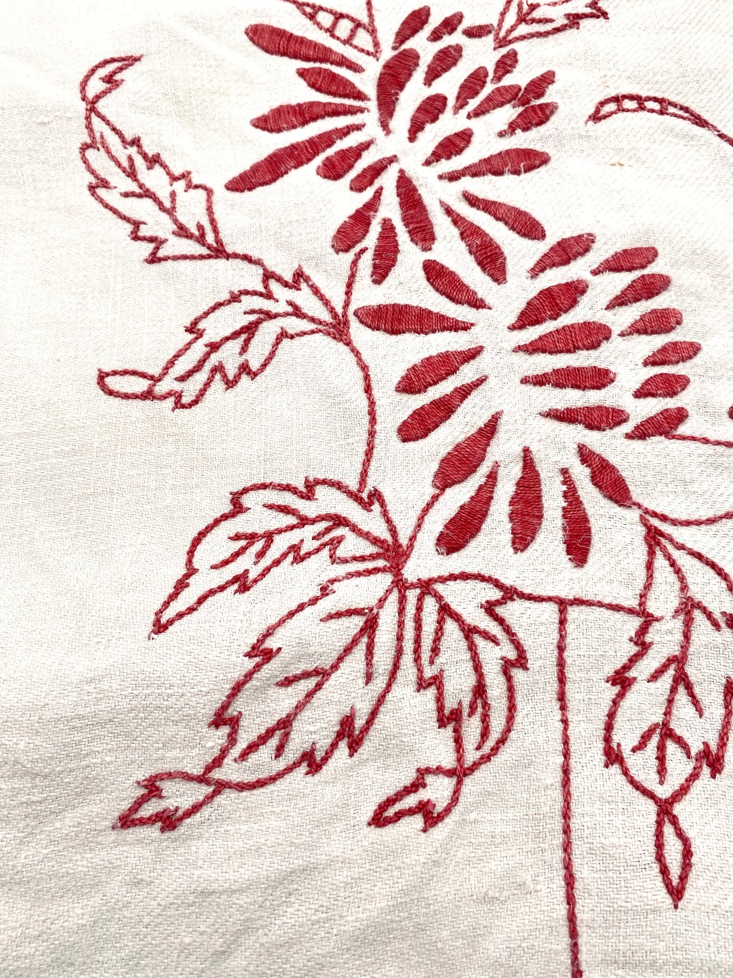 La vieille nappe brodée