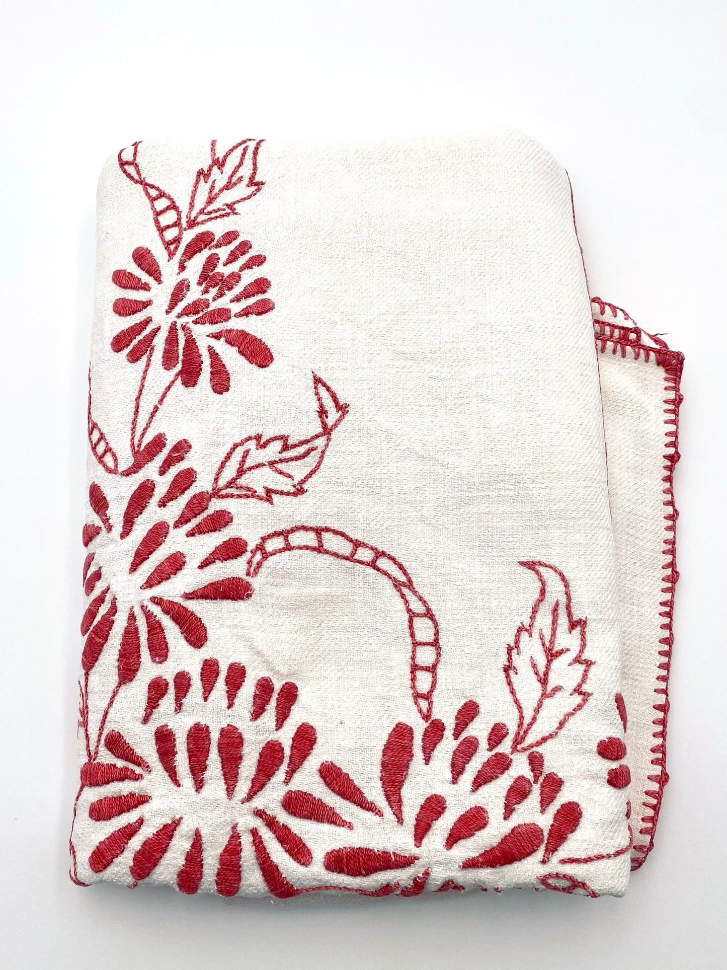 La vieille nappe brodée