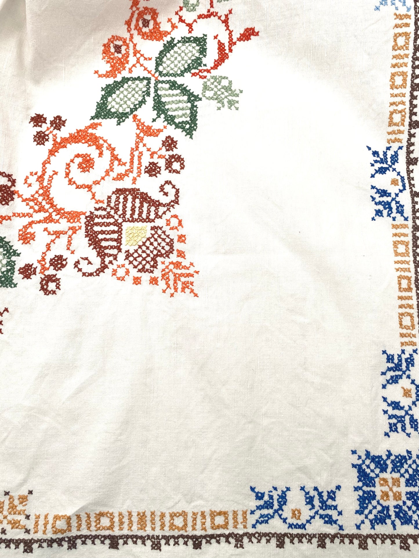 La vieille nappe brodée