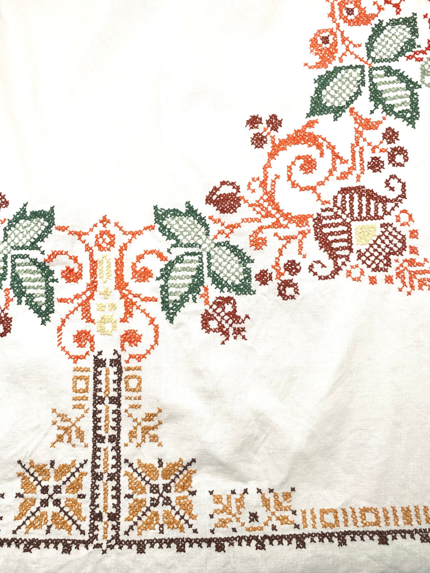 La vieille nappe brodée