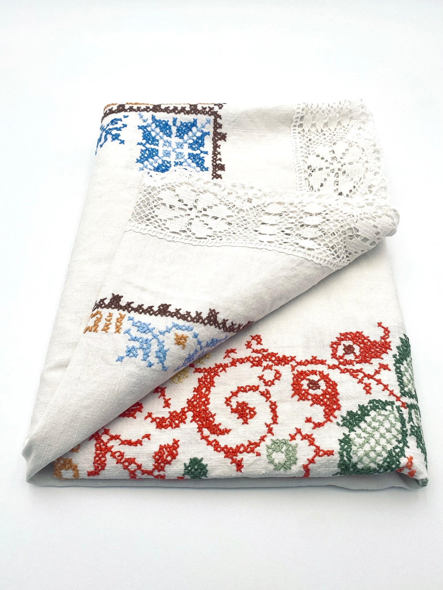 La vieille nappe brodée
