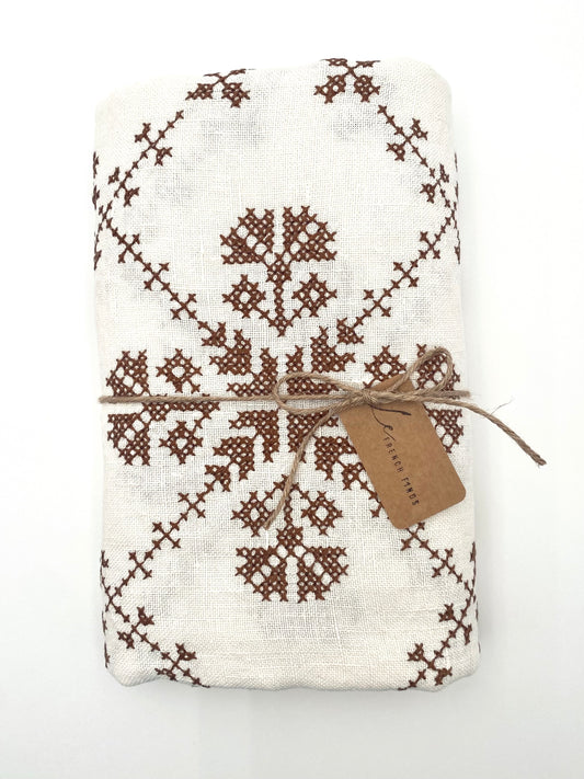 La nappe en lin brodée