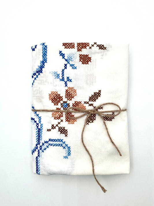 La nappe brodée à la main