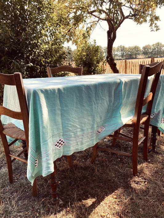 La nappe en lin faite à la main