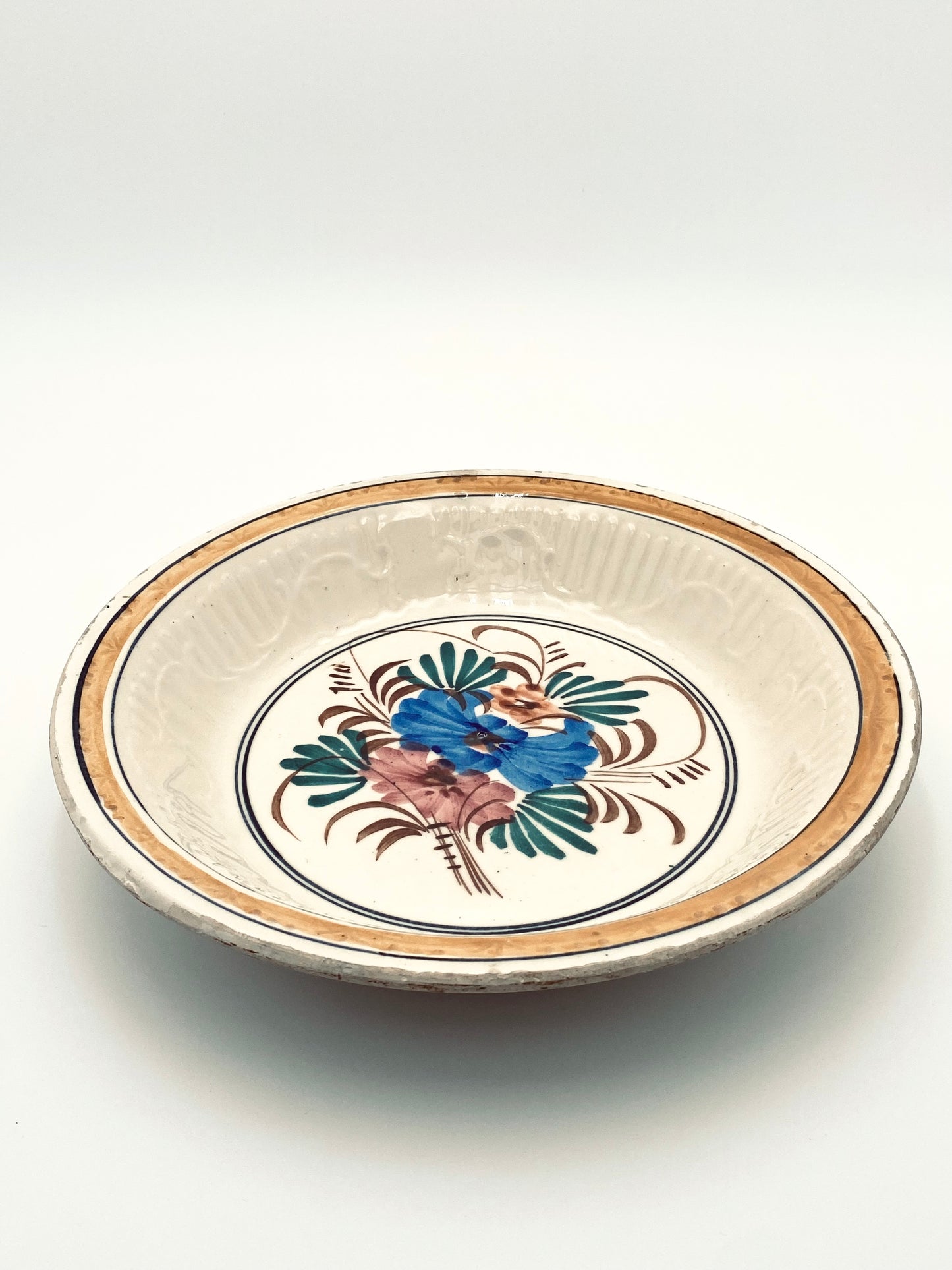 La grande assiette creuse