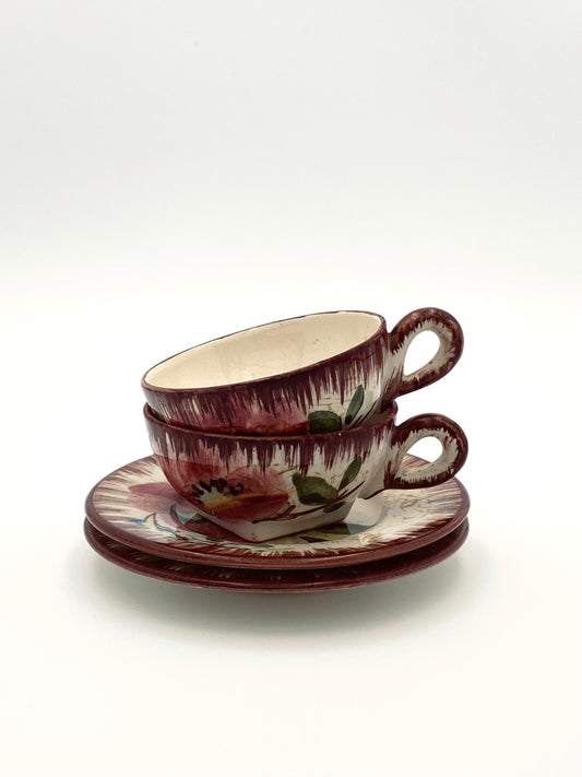 Les tasses à thé fleuries