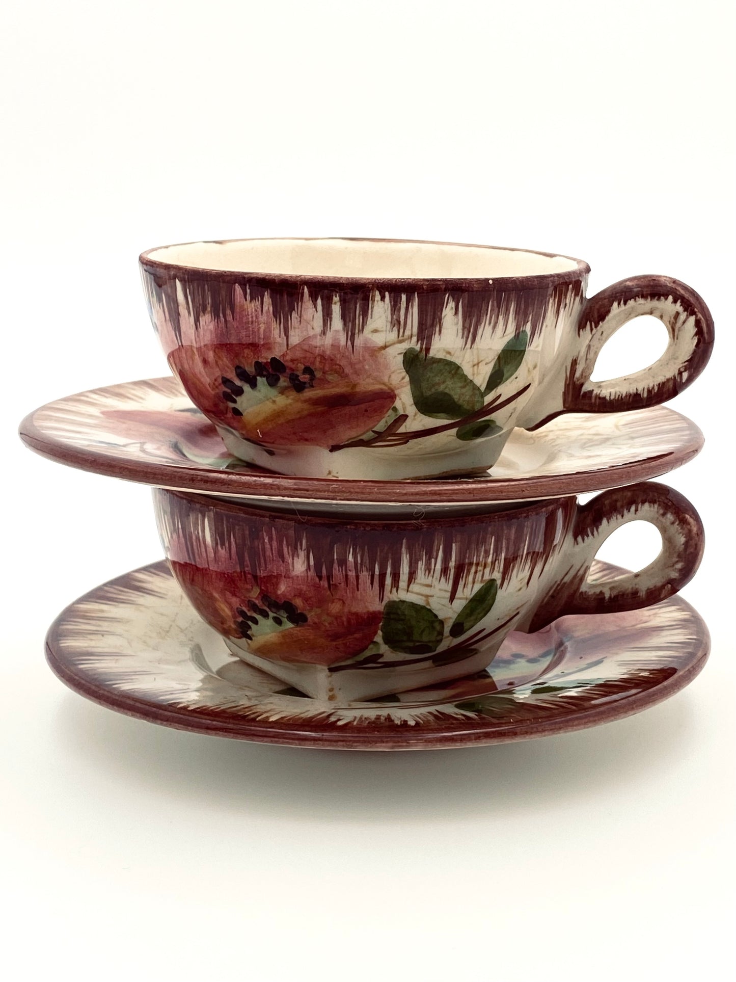 Les tasses à thé fleuries