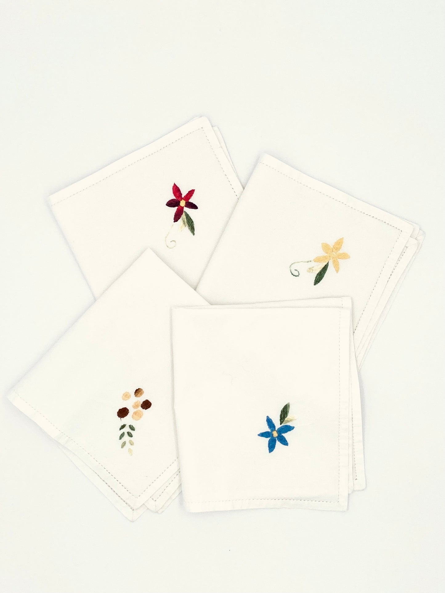 Les 4 serviettes brodées