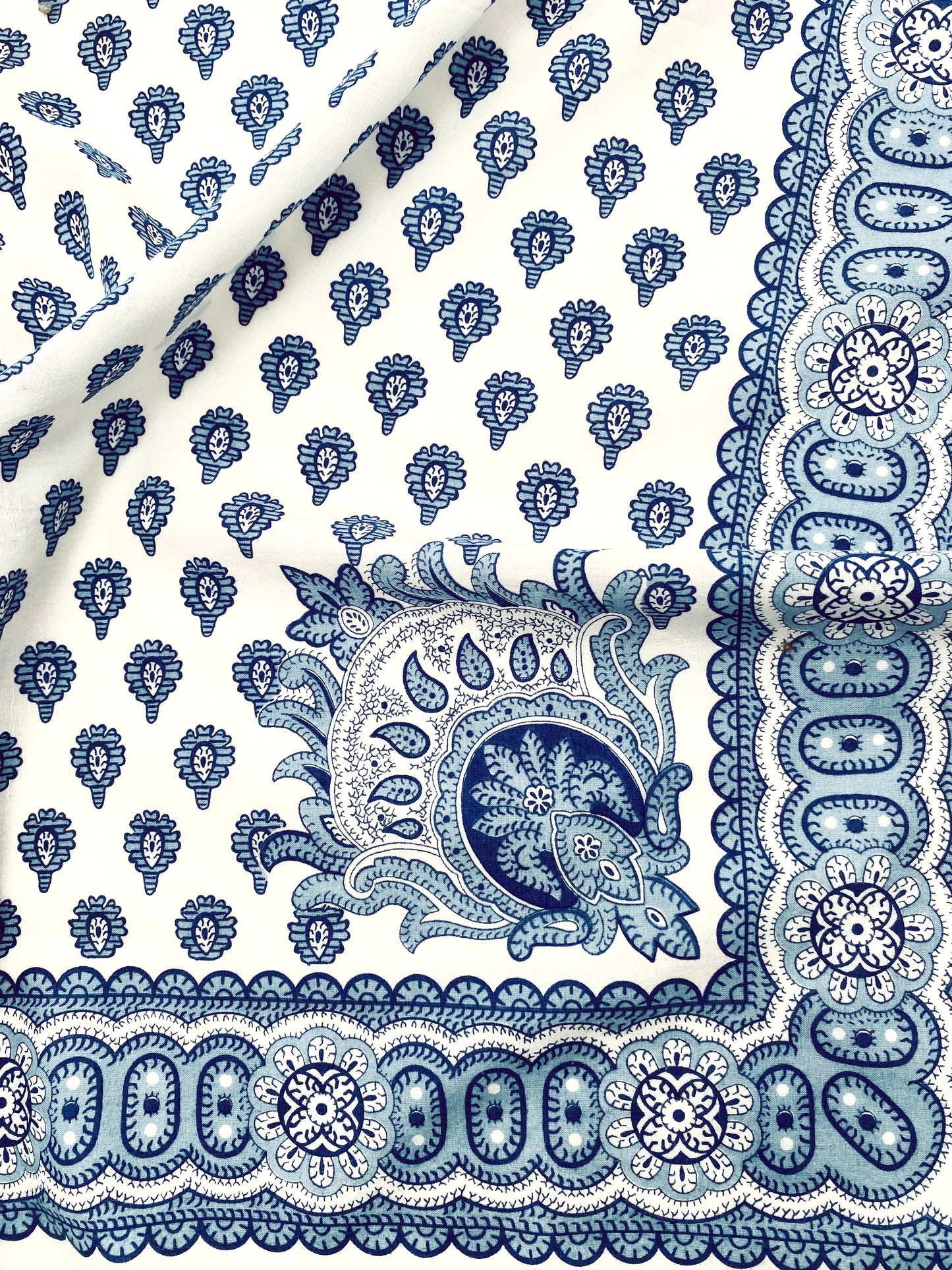 Le grand foulard vintage Les Olivades